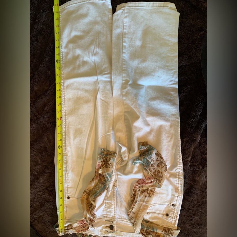CHEROKEE | Capris white denim jean,fabric tie belt,back pockets,accent stitching